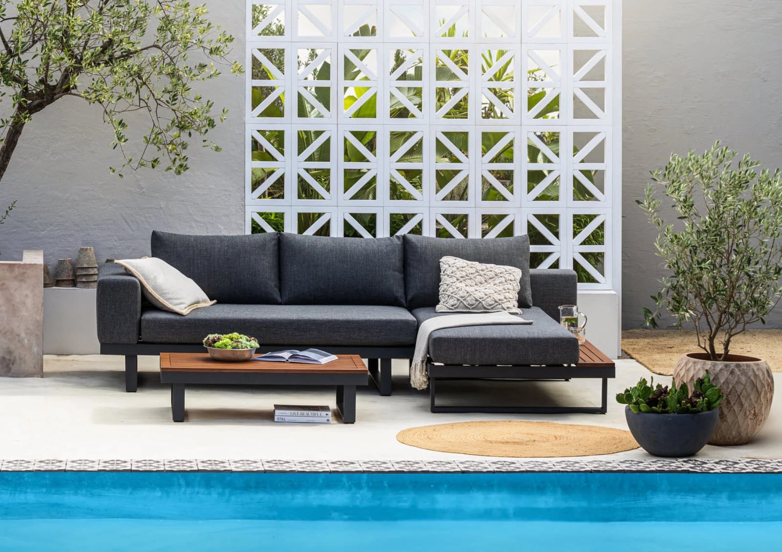 Lounges & Sets