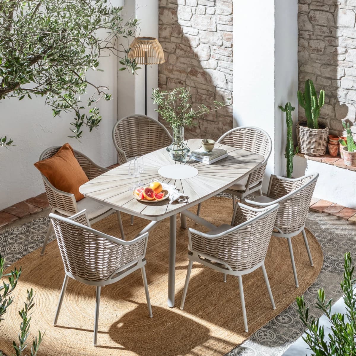 Garten-Esstische
